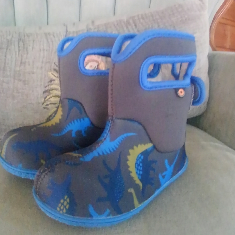 Toddler boys BOGS size 9 Dinosaur